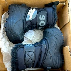 Sorel Toddler Size 4 Snow Commander